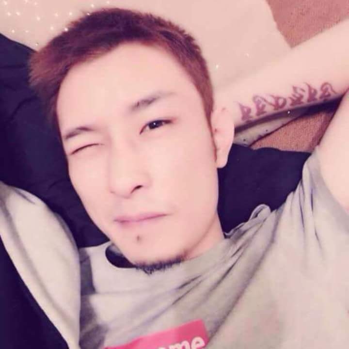 难得拥抱的第一张照片--武汉相亲服务中心