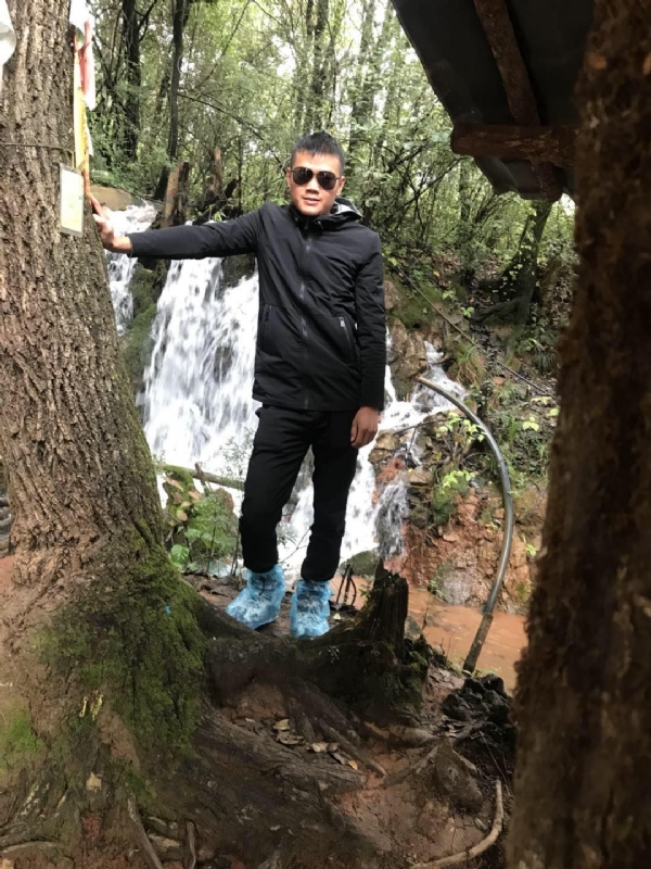 譕訫的第一张照片--武汉相亲服务中心