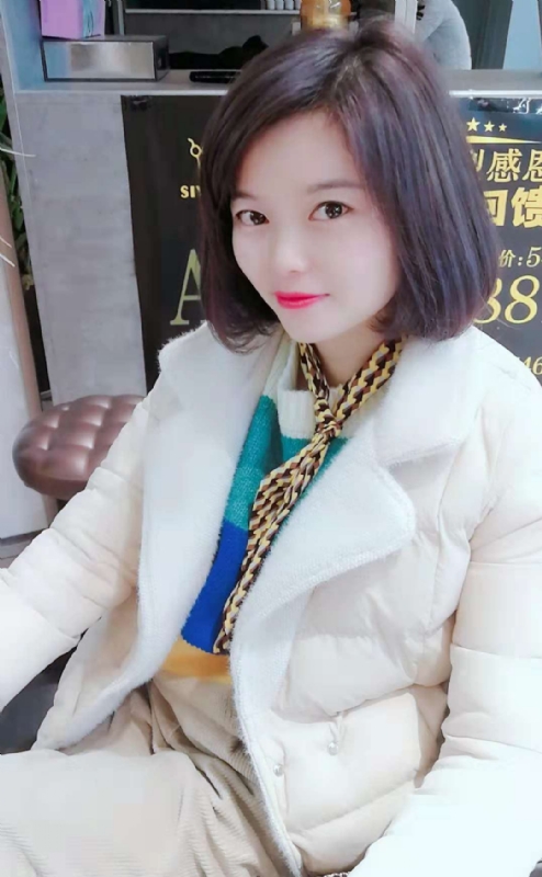 认真的雪的第一张照片--武汉相亲服务中心