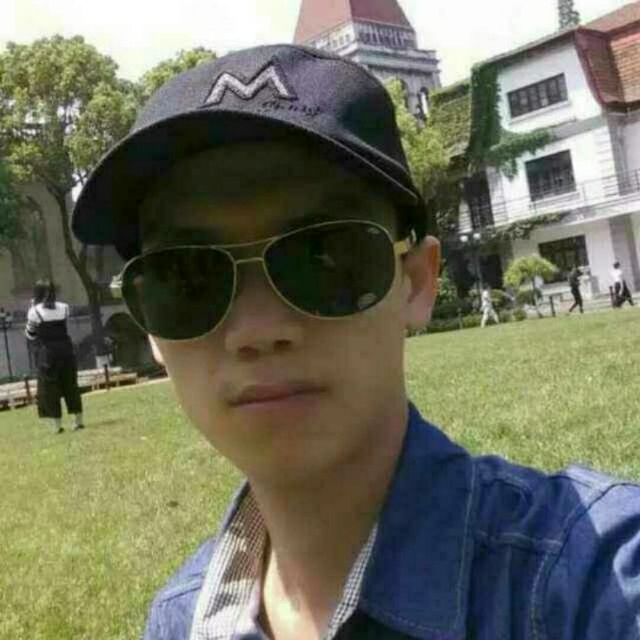 龙小华的第一张照片--武汉相亲服务中心