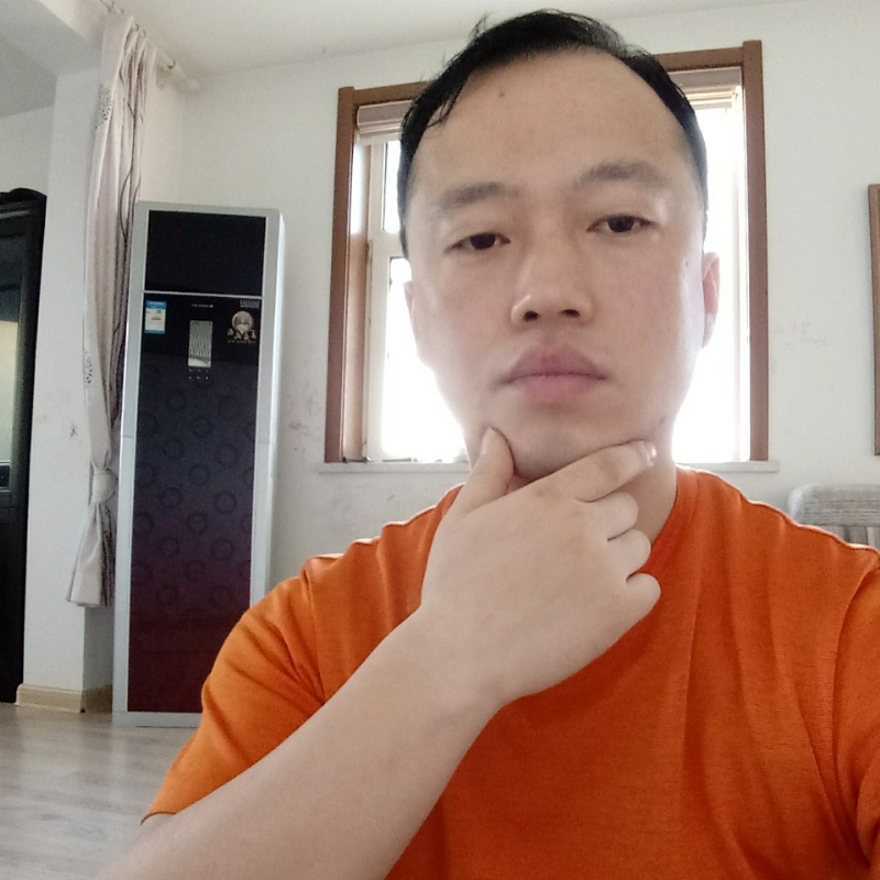 爱热闹的人的第一张照片--武汉相亲服务中心