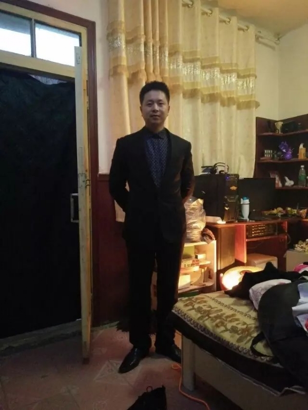 亮亮的第一张照片--武汉相亲服务中心