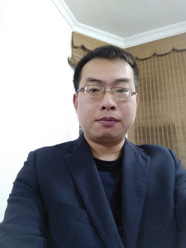 简单爱的第一张照片--武汉相亲服务中心