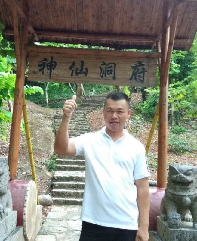 强仔的第一张照片--武汉相亲服务中心