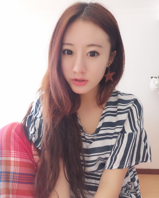 没有故事的女同学的第二张照片--武汉相亲服务中心
