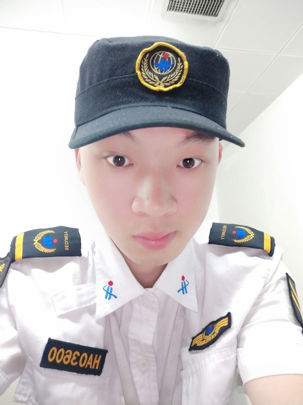 龙龙的第一张照片--武汉相亲服务中心