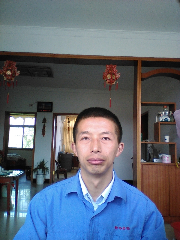 红玫瑰的第一张照片--武汉相亲服务中心