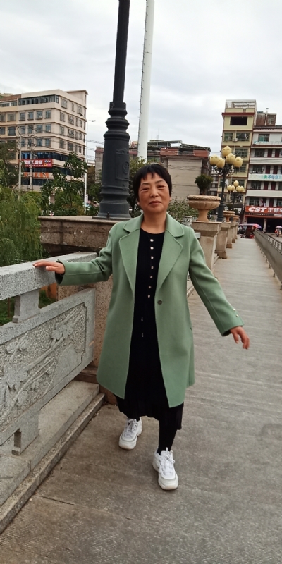 小玲的第一张照片--武汉相亲服务中心