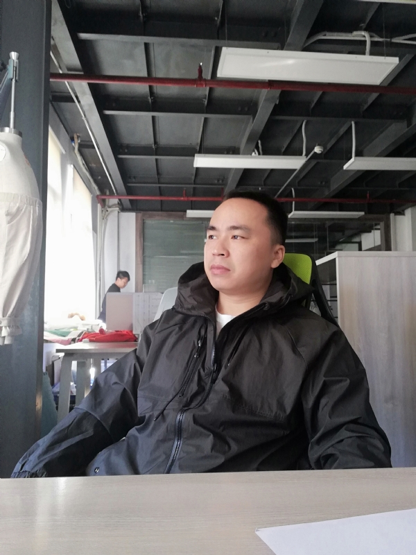 左眼皮跳跳的第一张照片--武汉相亲服务中心
