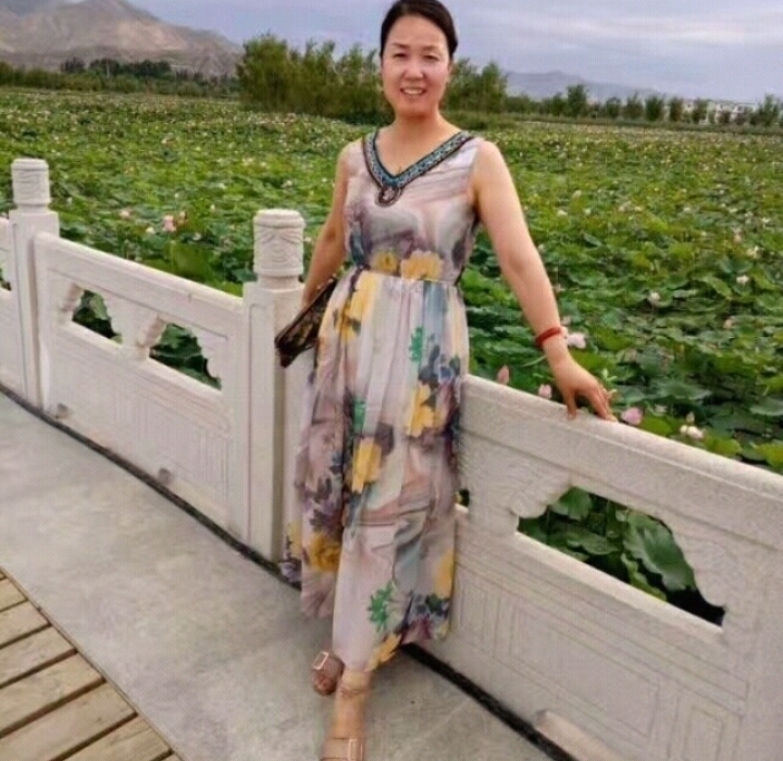红叶的第一张照片--武汉相亲服务中心