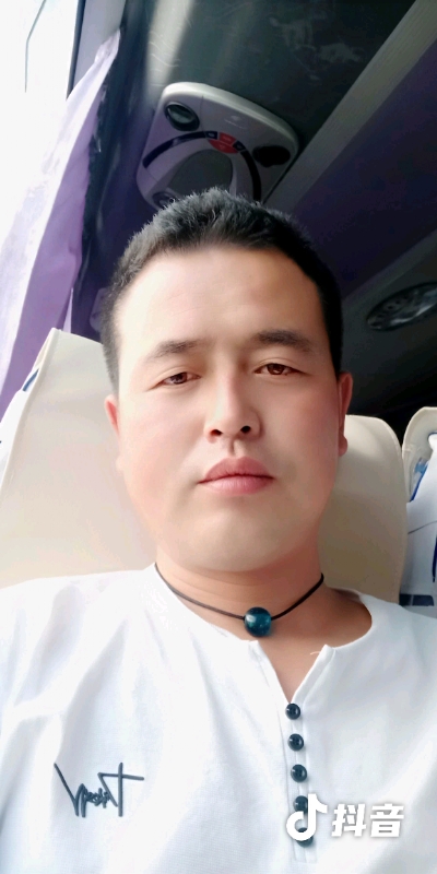 瞬间被爱上的第一张照片--武汉相亲服务中心