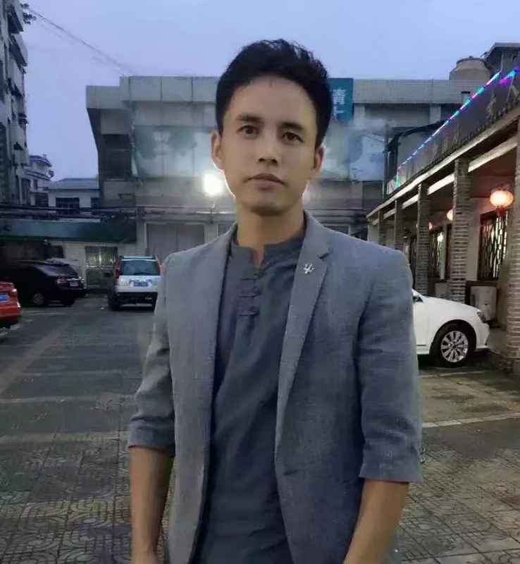 华谢的第一张照片--武汉相亲服务中心