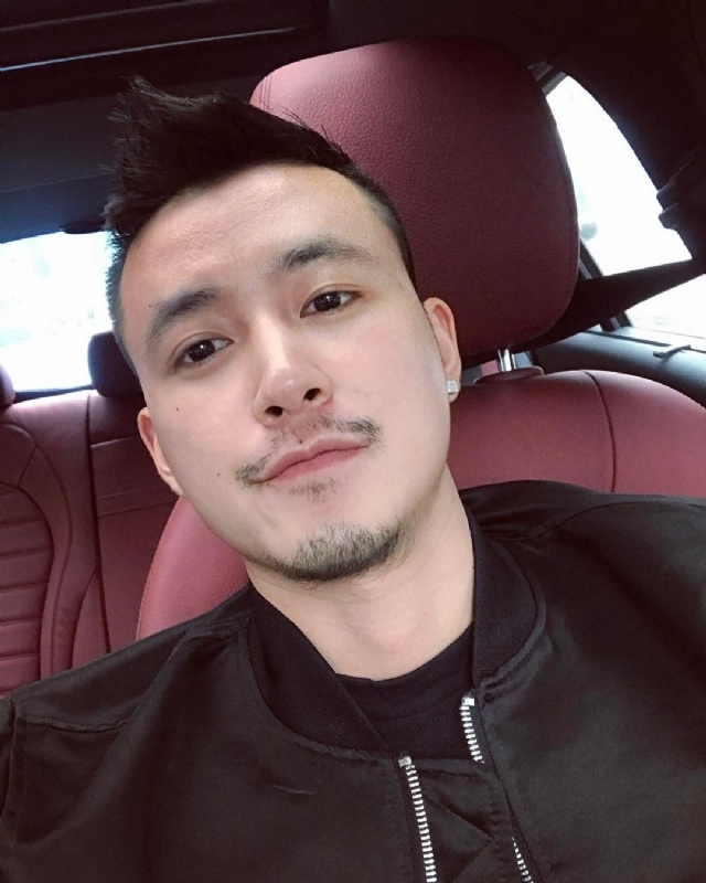 隆刘的第一张照片--武汉相亲服务中心