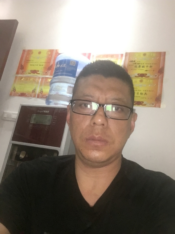 牵手的第一张照片--武汉相亲服务中心