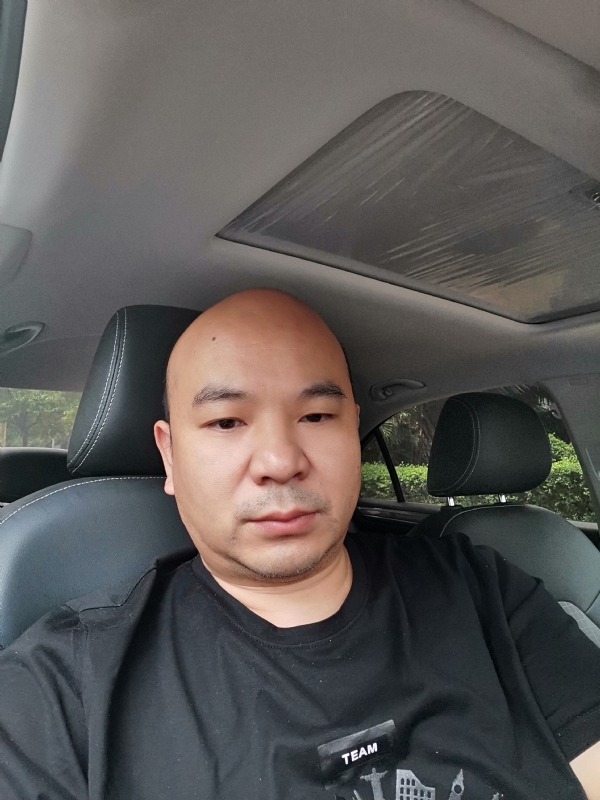 爷们已经老了的第一张照片--武汉相亲服务中心