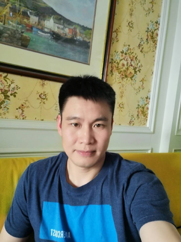阳光灿烂的第二张照片--武汉相亲服务中心