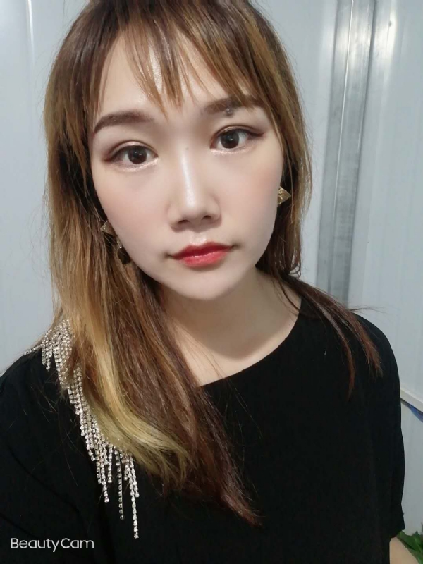 艾薇的第四张照片--武汉相亲服务中心
