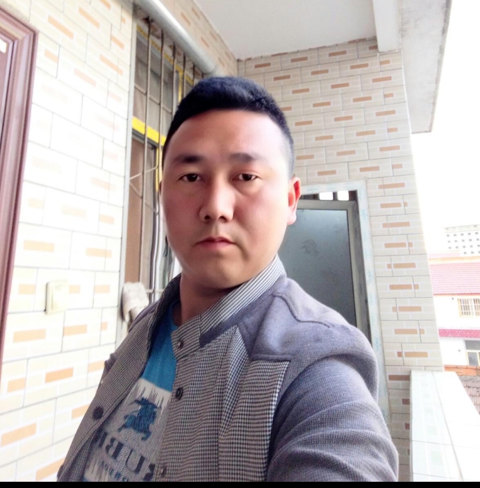 帅帅的大叔的第一张照片--武汉相亲服务中心