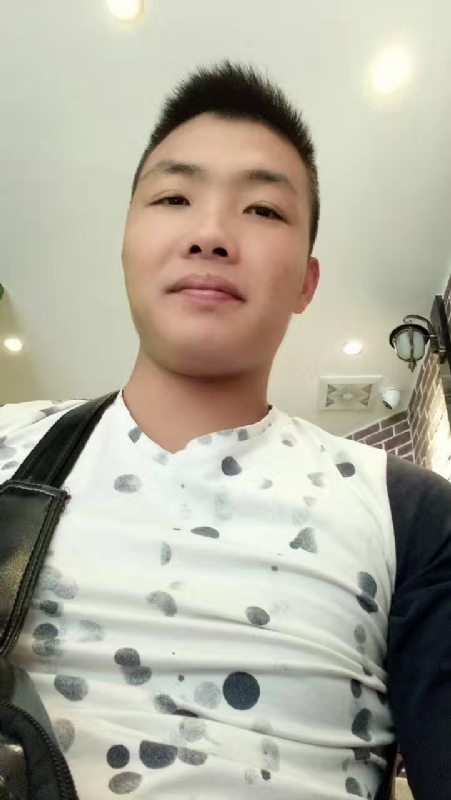 吃生蚝的小乖乖的第一张照片--武汉相亲服务中心