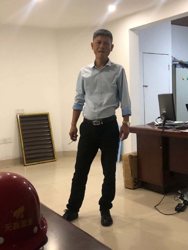 郁闷之中的第一张照片--武汉相亲服务中心