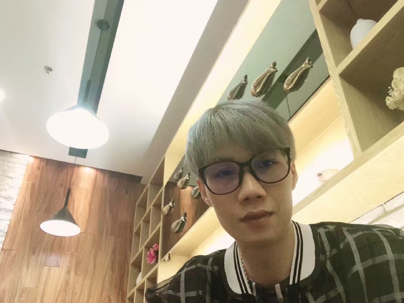 黄峰的第一张照片--武汉相亲服务中心