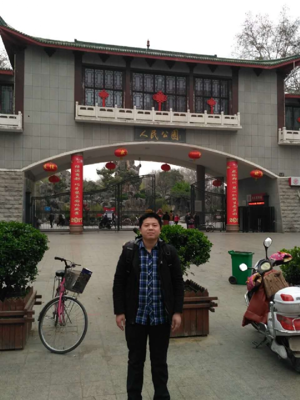 在奋斗的第四张照片--武汉相亲服务中心