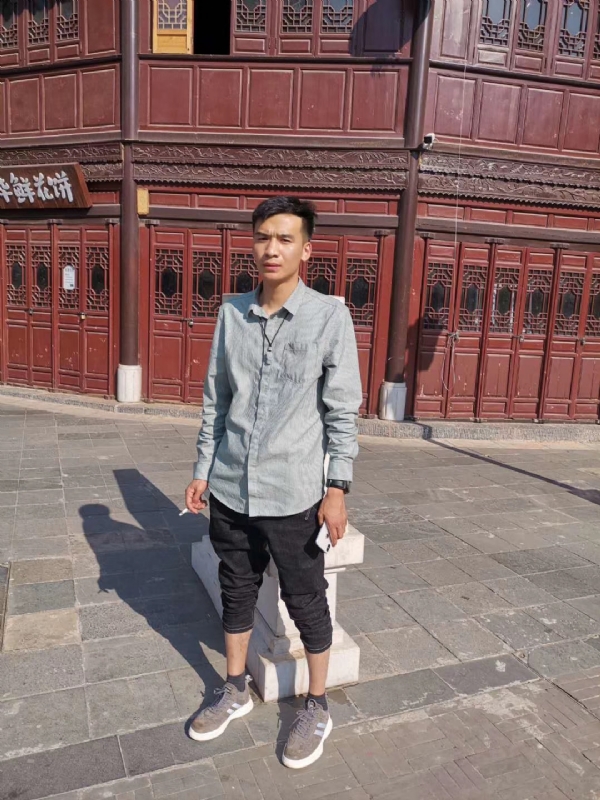 刘方的第一张照片--武汉相亲服务中心