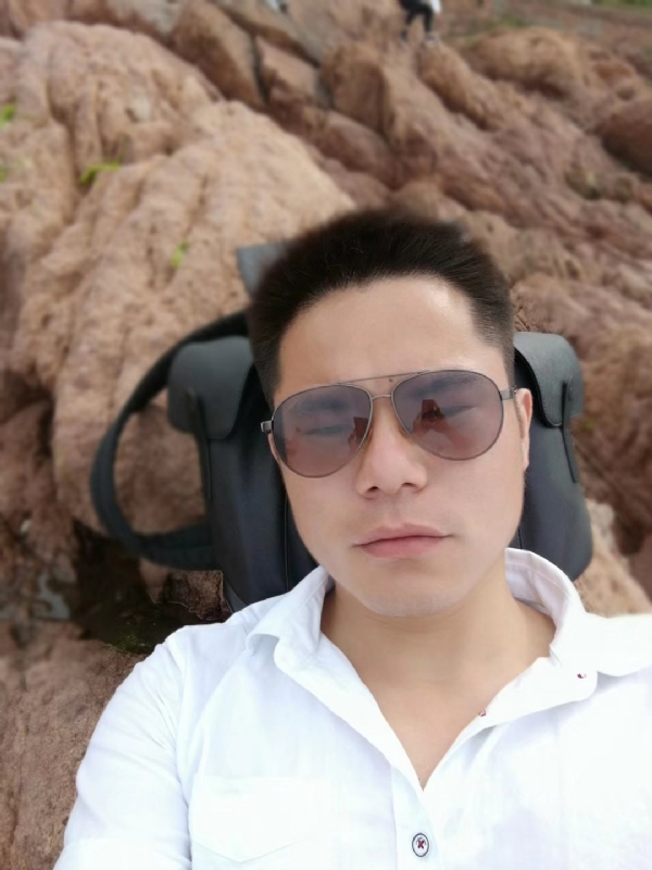 易听的第一张照片--武汉相亲服务中心