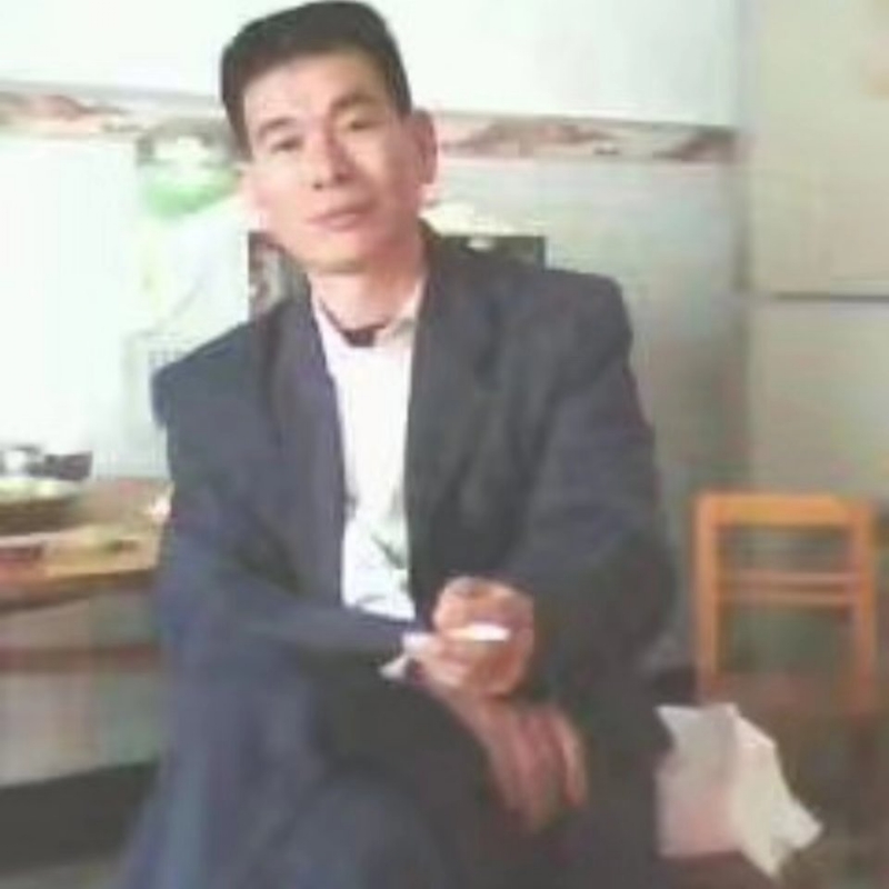 阳光照耀的第一张照片--武汉相亲服务中心