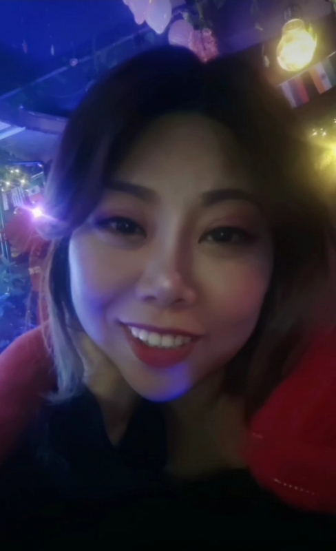 收快递的费仙女的第一张照片--武汉相亲服务中心