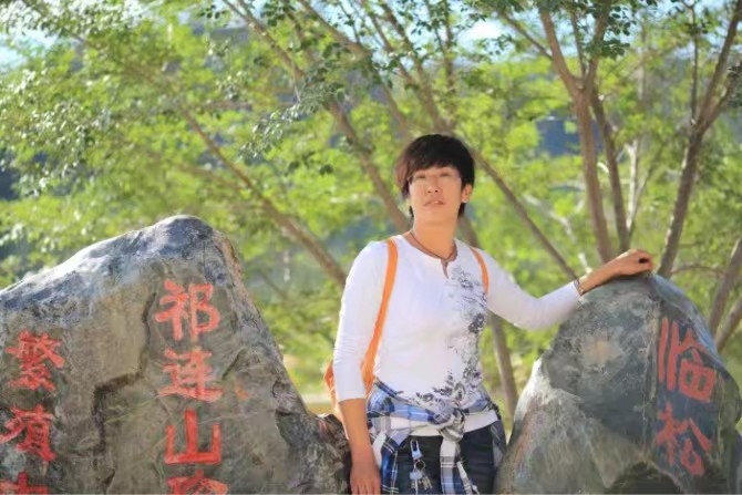 弱水河边青春草的第一张照片--武汉相亲服务中心