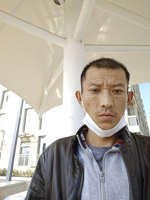 孤狼的第一张照片--武汉相亲服务中心
