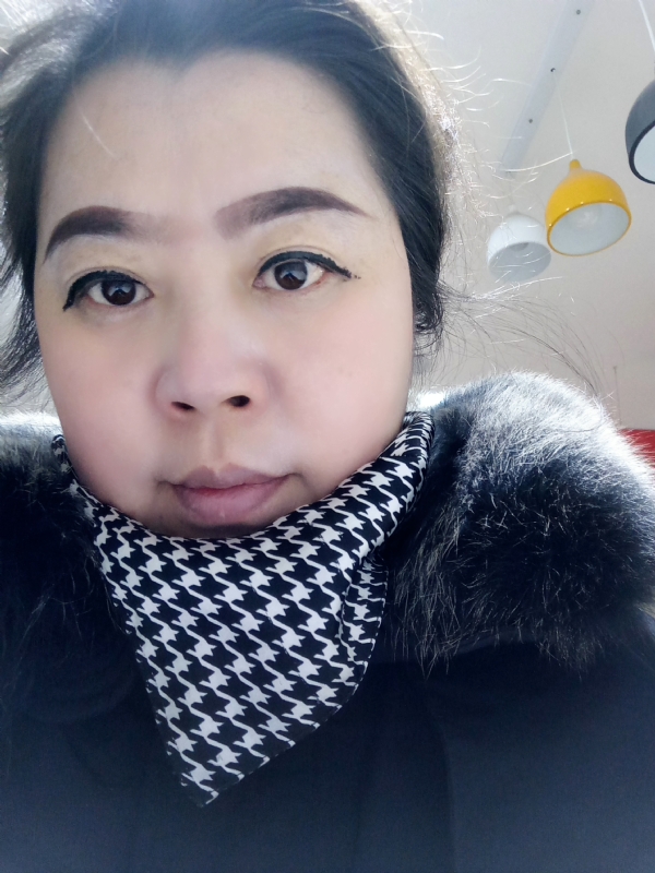 余猪猪的第一张照片--武汉相亲服务中心
