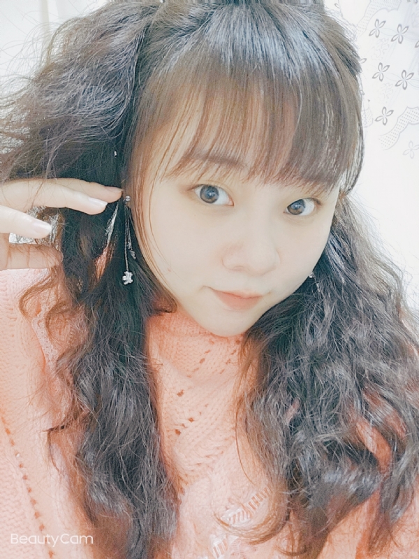 艾薇儿的第一张照片--武汉相亲服务中心