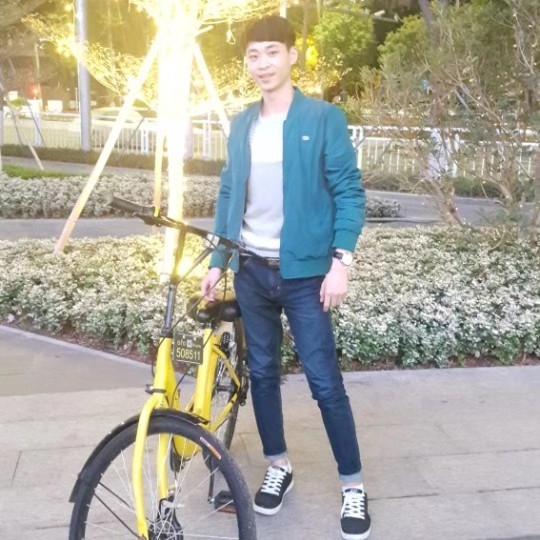 李伟的第一张照片--武汉相亲服务中心