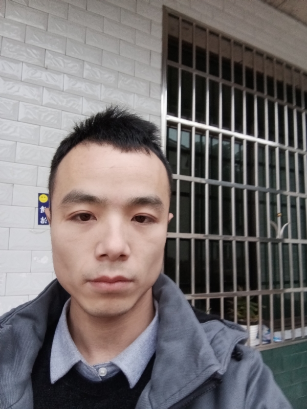 笑得那么开心的第二张照片--武汉相亲服务中心
