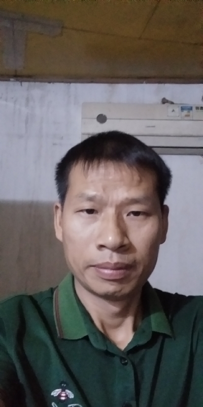 执着跋涉的第二张照片--武汉相亲服务中心