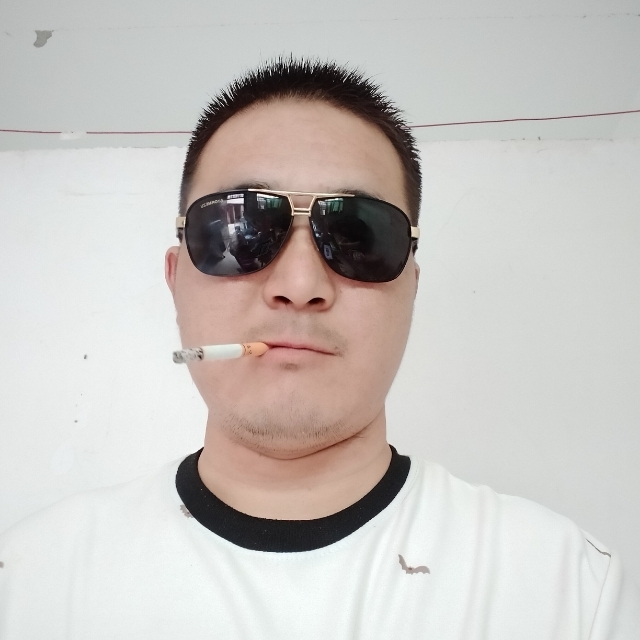 白伟伟的第一张照片--武汉相亲服务中心