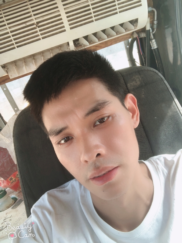 小董的第一张照片--武汉相亲服务中心