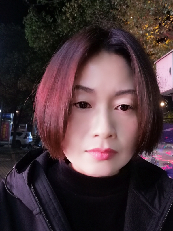 风中百合的第一张照片--武汉相亲服务中心