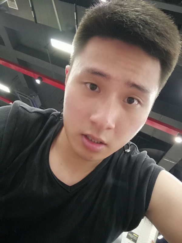 江南的雨的第一张照片--武汉相亲服务中心