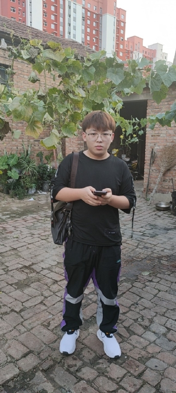 辛禹的第二张照片--武汉相亲服务中心