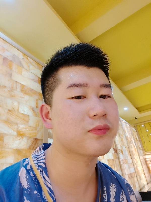 六月与阿十二的第一张照片--武汉相亲服务中心