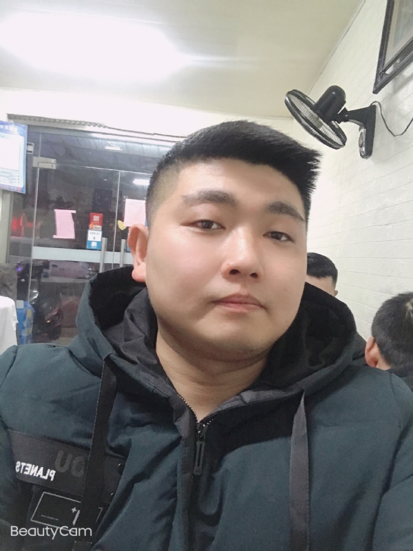 回忆是个小孩的第一张照片--武汉相亲服务中心