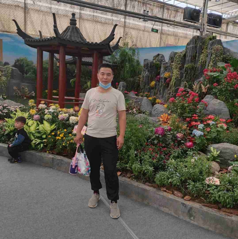 受伤的痴情男的第一张照片--武汉相亲服务中心