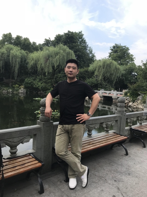 未来可期的第一张照片--武汉相亲服务中心