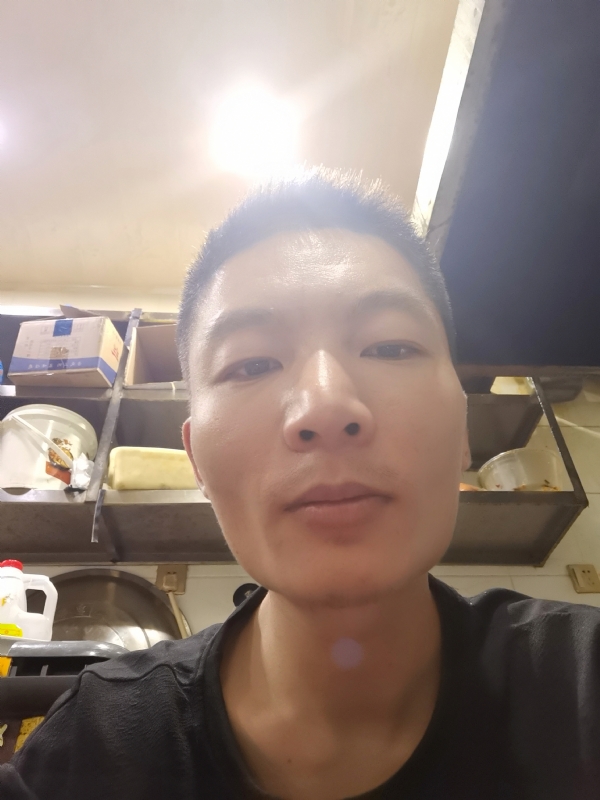 邹先生的第一张照片--武汉相亲服务中心