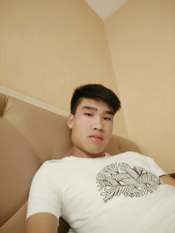 谁不曾孤单上路的第一张照片--武汉相亲服务中心