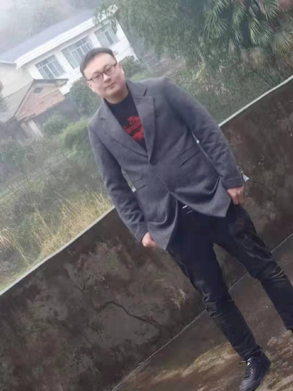 冰城的第二张照片--武汉相亲服务中心