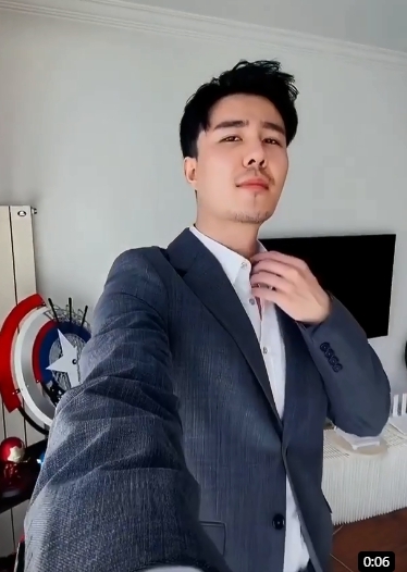 孤獨一郎的第一张照片--武汉相亲服务中心